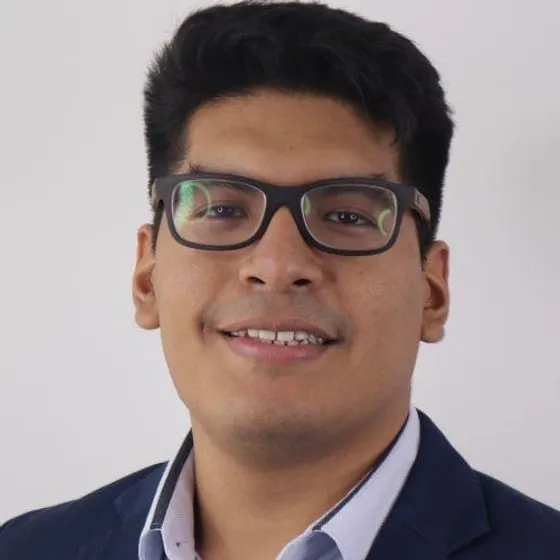 Retrato de Favio Mendoza, fundador de Vortik